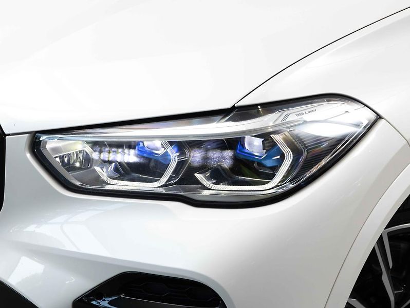 BMW X5 xDrive40i - fotka 8 z 23