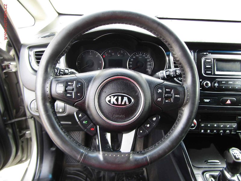 Kia Carens (2014) 1.7 CRDi, ČR, TZ - fotka 18 z 20