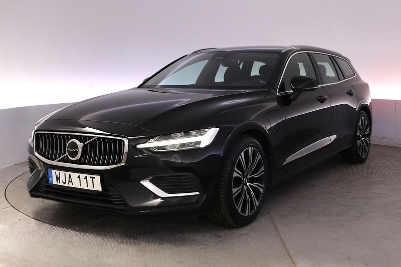 Volvo V60 Recharge T6 AWD Core Bright - fotka 1 z 22
