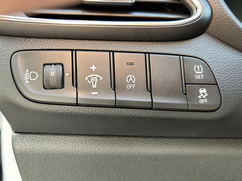 Hyundai i30 WG 1,5i 70 kW MT COMFORT FL - fotka 14 z 30