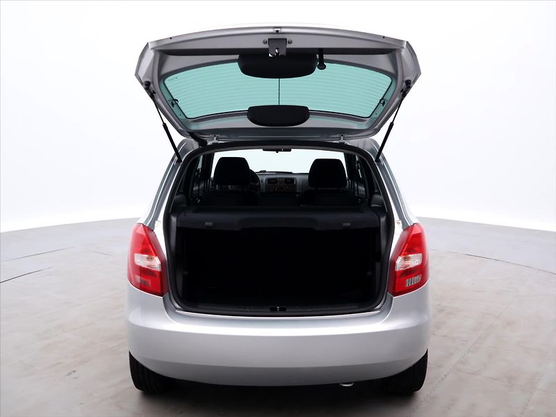 Škoda Fabia 1,2 TSI 63kW Ambition Klima - fotka 9 z 35