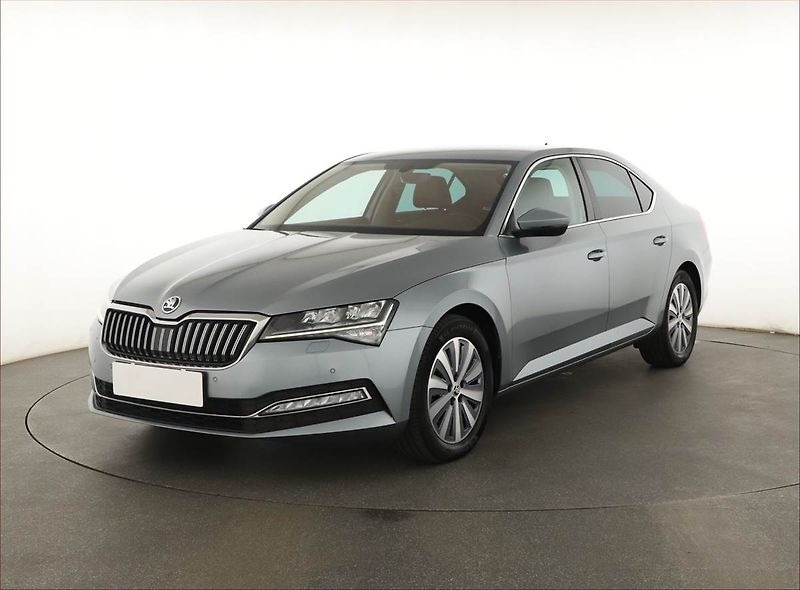 Škoda Superb (2021) Style 2.0 TDI - fotka 2 z 21