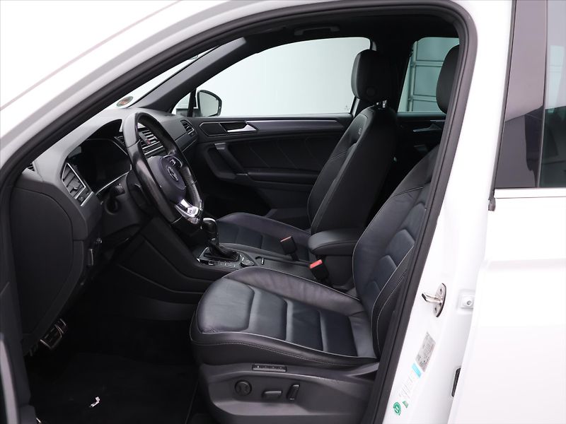Volkswagen Tiguan 2,0 TDI 140kW 4M DSG R-Line - fotka 10 z 27