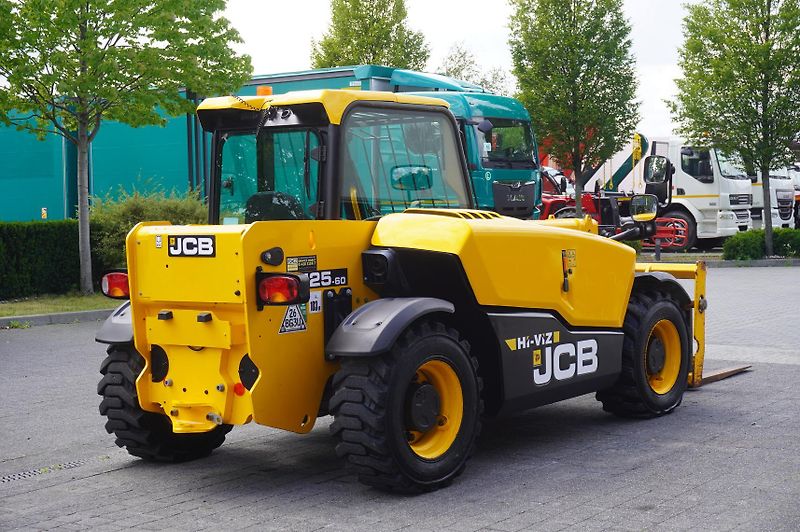 JCB (2022) 525-60T5 / 2022 / 860 MTH! - fotka 6 z 24