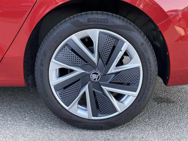 Škoda Superb (2025) Combi 1.5 TSI DSG Selection - fotka 34 z 38