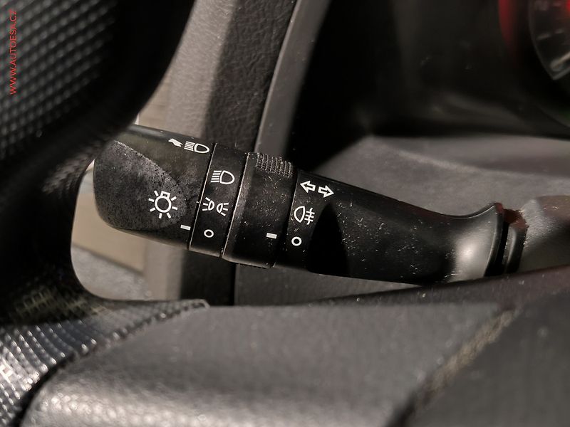 Toyota Auris (2015) 1.3 VVT-i, Cool, +kola - fotka 16 z 17