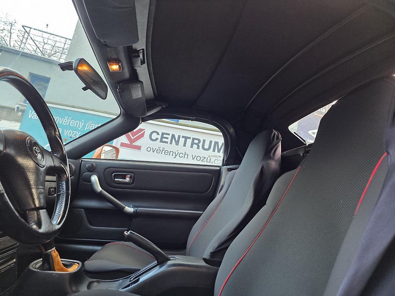 Toyota MR2 1.8-CABRIO - fotka 16 z 22