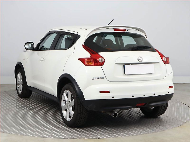 Nissan Juke (2010) 1.6 i, Tempomat - fotka 4 z 15