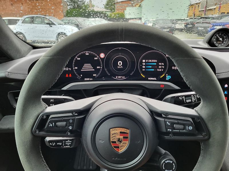 Porsche Taycan GTS 440kW 4S Electric - NOVÉ - fotka 10 z 48