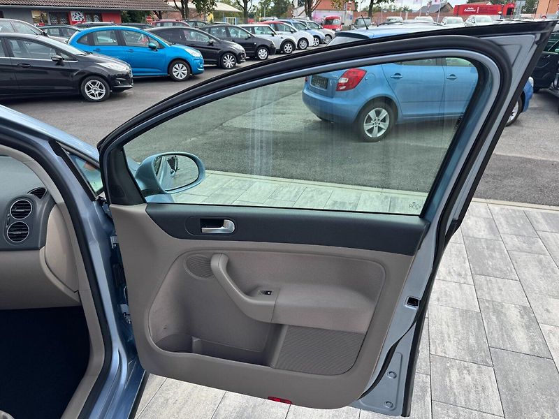 Volkswagen Golf Plus (2010) Rabbit 1.2 TSI 63kW - fotka 25 z 35