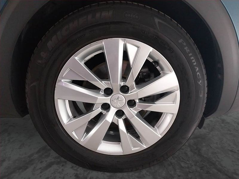 Peugeot 5008 (2019) 1.5 BlueHDi, 7 míst, Tempomat - fotka 15 z 19