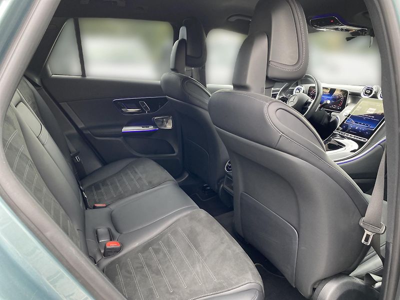 Mercedes-Benz GLC GLC 300 de 4MATIC AMG - fotka 19 z 27