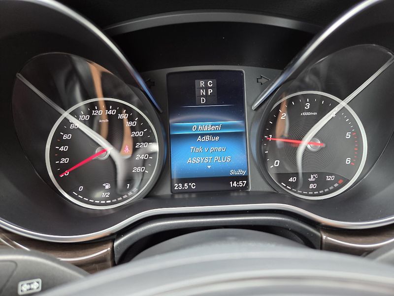 Mercedes-Benz Třídy V (2023) 300d 4M AVG AMG TOPvýbava 1m - fotka 25 z 49