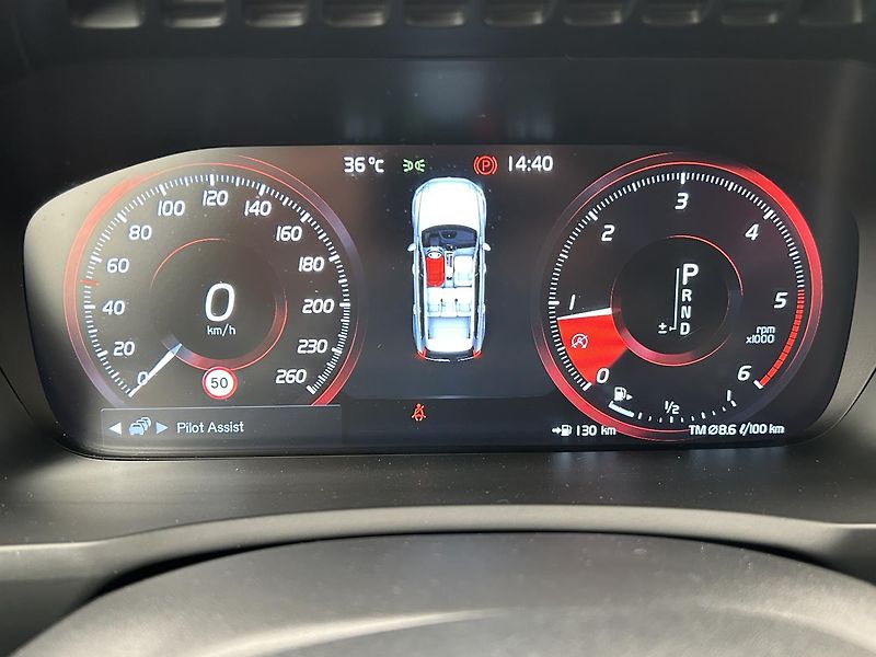 Volvo XC90 2.0 D5 4x4 Mommentum PRO - fotka 19 z 29