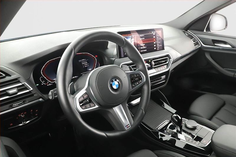 BMW X4 (2024) xDrive20i - fotka 21 z 25