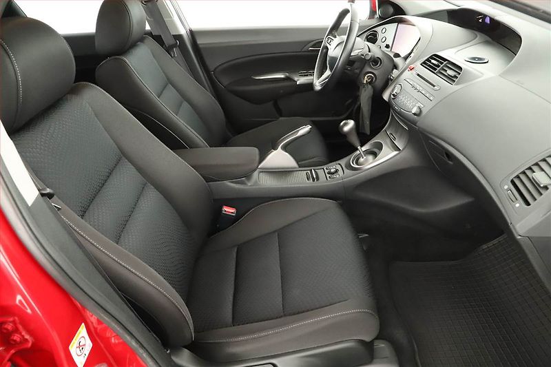 Honda Civic (2011) 1.8 i, Tempomat, Park. senzory - fotka 7 z 14