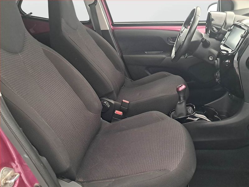 Toyota Aygo (2019) 1.0 VVT-i, Tempomat - fotka 9 z 18