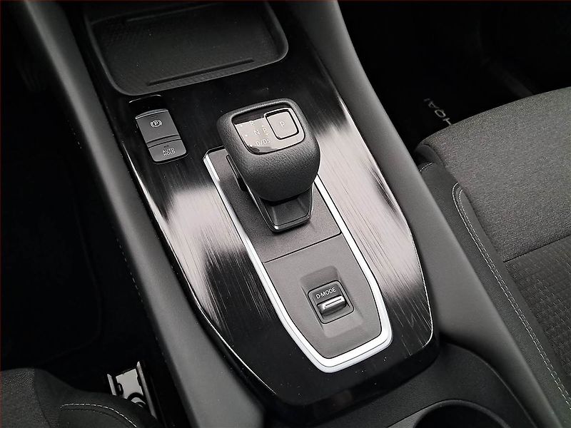 Nissan Qashqai (2021) N-Connecta 1.3 DIG-T - fotka 13 z 21