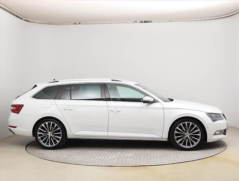 Škoda Superb (2016) Laurin&Klement 2.0 TDI, 4X4 - fotka 6 z 24