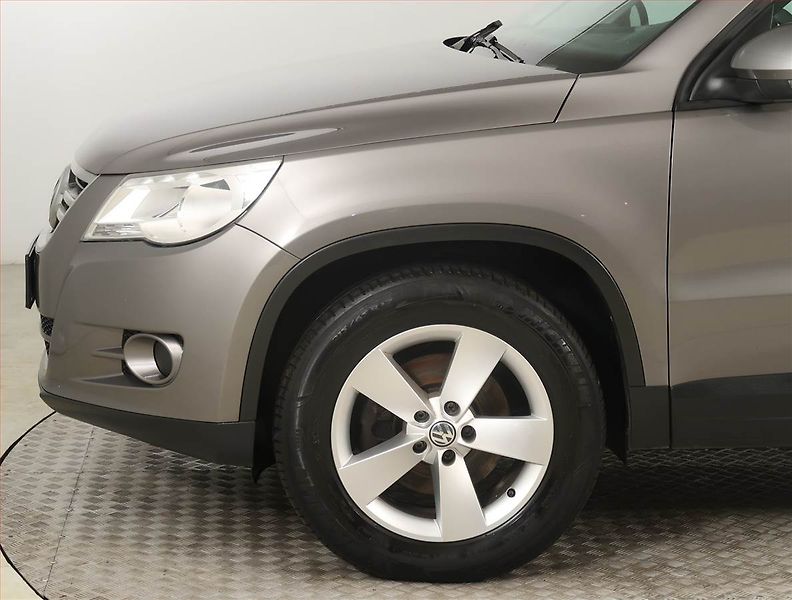 Volkswagen Tiguan (2010) 2.0 TDI, 4X4, Serv.kniha - fotka 14 z 17