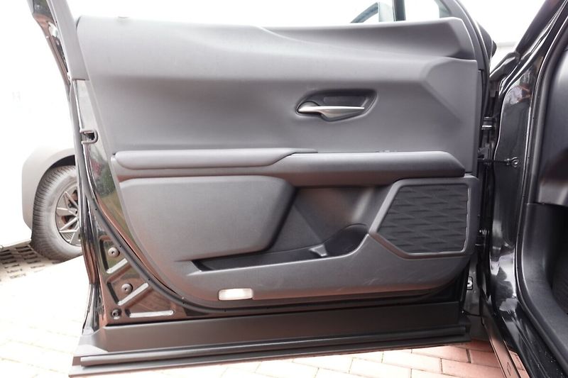 Lexus UX 300h UX300h 2,0 HEV Business Tech - fotka 10 z 34