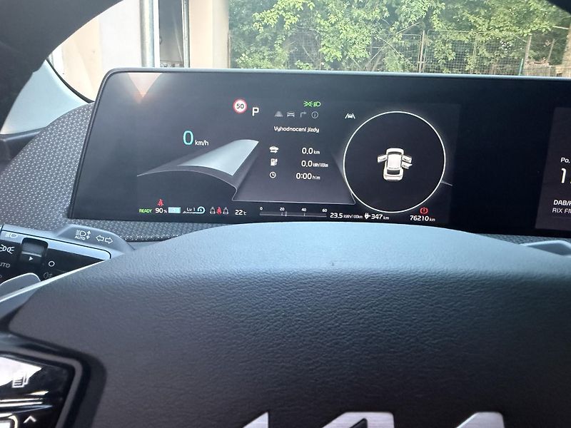 Kia EV6 (2023) PREMIUM-PLUS-AWD-SOH 96%-TOP - fotka 31 z 32