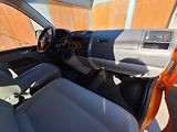 Volkswagen Transporter (2011) T5 2,0TDi DOKA 6míst valník - náhled 14