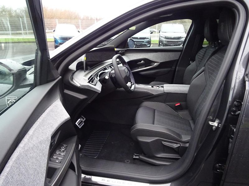 Peugeot 5008 (2026) GT Hybrid 145k e-DCS6 - fotka 21 z 56