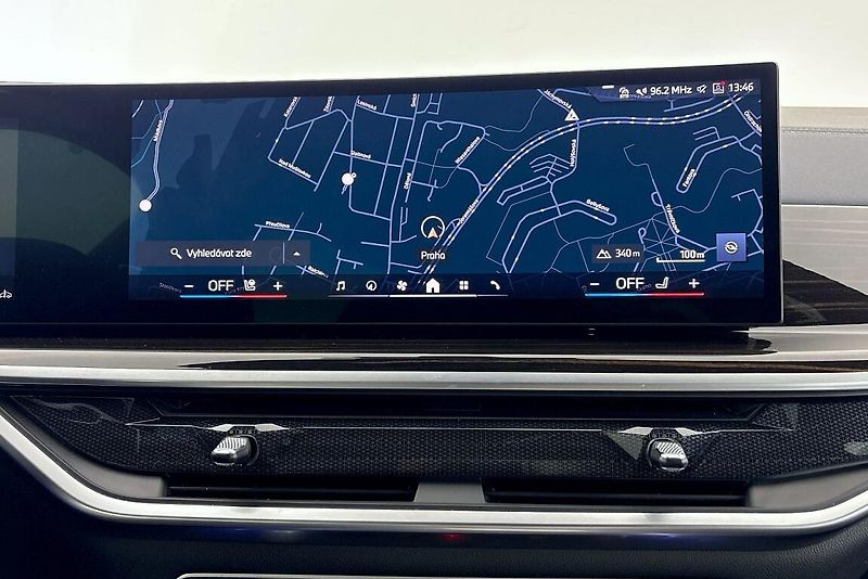 BMW X7 xDrive40d - fotka 10 z 30