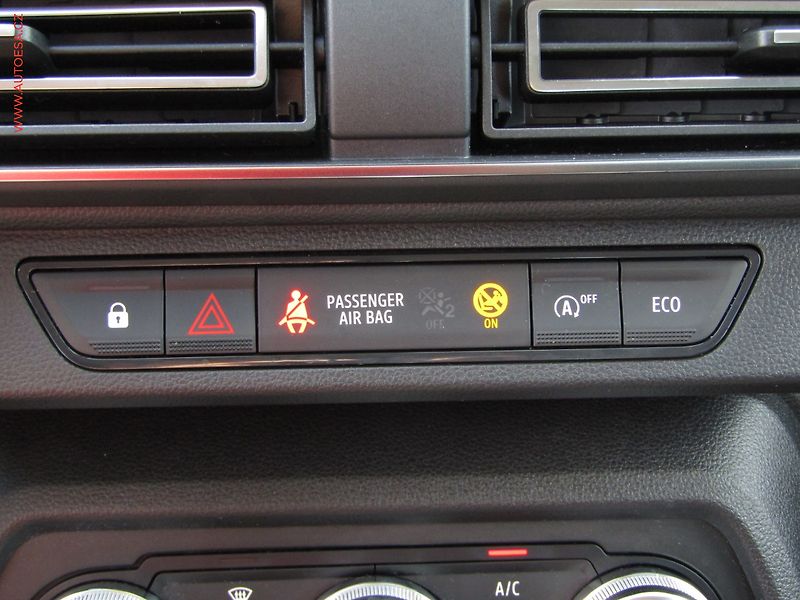 Dacia Sandero (2022) 1.0 TCe, ČR, AC, tempo, park - fotka 15 z 21