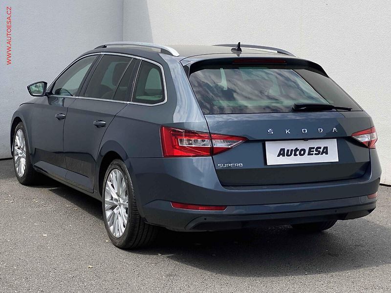 Škoda Superb (2021) 2.0 TSi, ČR, Style, DSG - fotka 6 z 19