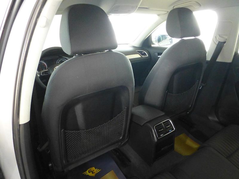 Audi A4 (2011) 2,0TDI*ALU**PARK.S***NAVIGACE - fotka 16 z 27
