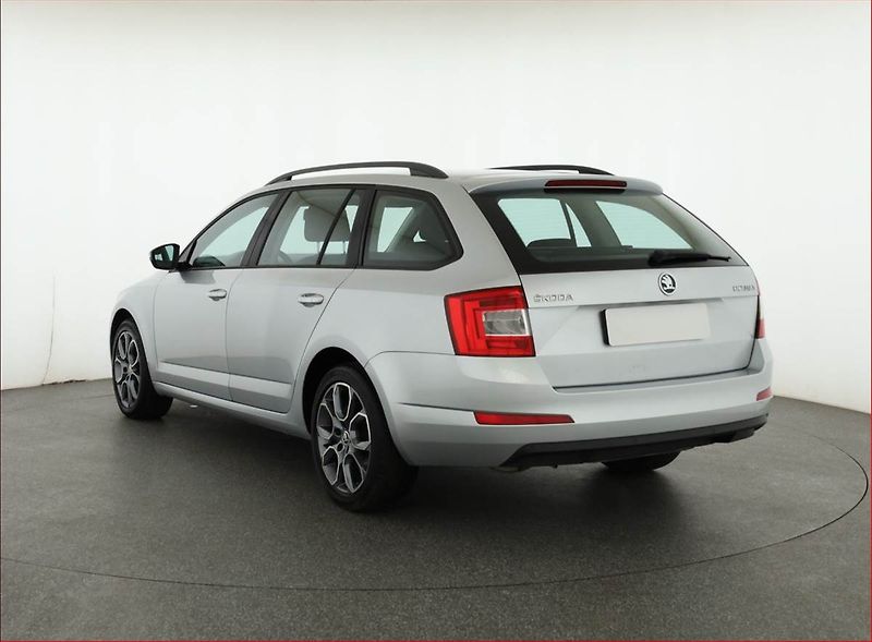 Škoda Octavia (2013) Elegance 2.0 TDI, Serv.kniha - fotka 4 z 16