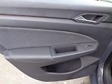 Volkswagen Golf 1.5 eTSI DSG Life 110 kW - náhled 28