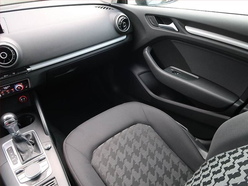 Audi A3 (2014) 2.0 TDI, Automat, Navi - fotka 8 z 18