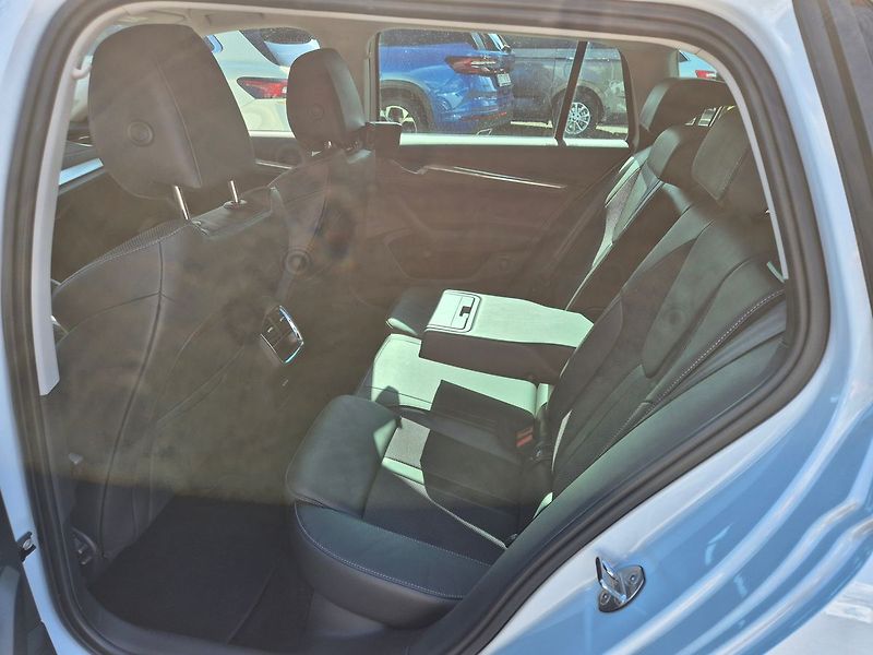 Škoda Octavia Combi 2,0 TDI DSG 110kW Style - fotka 10 z 28