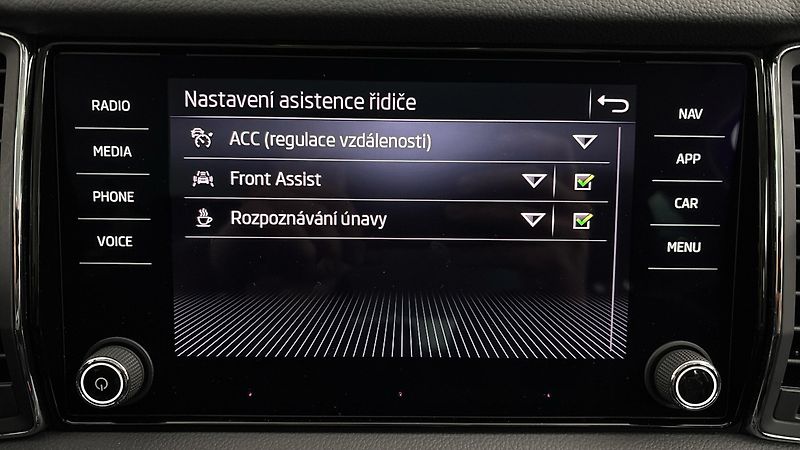 Škoda Kodiaq 2.0 TDI DSG 4x4 Style - fotka 28 z 32