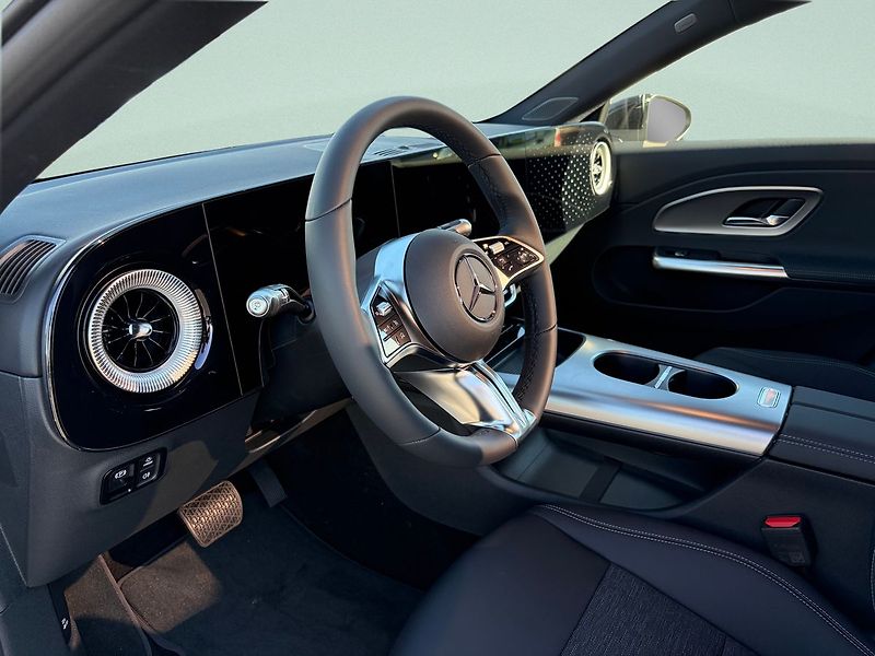 Mercedes-Benz CLA (2026) 200 Shooting Brake - fotka 9 z 15