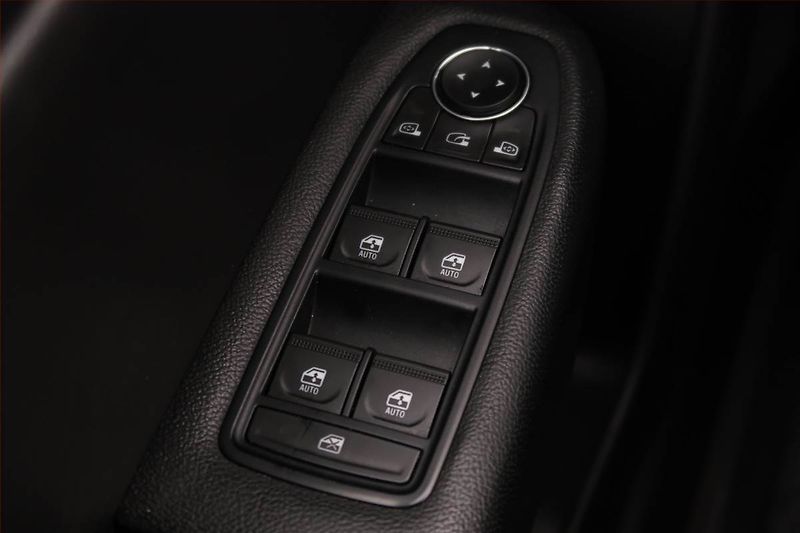 Renault Arkana (2021) Zen E-Tech, Automat, ČR,1.maj - fotka 18 z 20