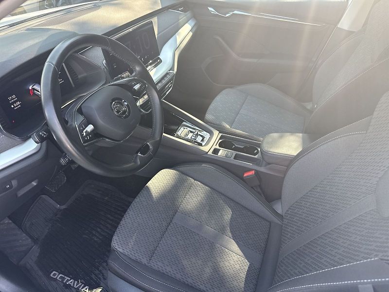 Škoda Octavia (2022) Combi 2.0 TDI DSG Style + - fotka 7 z 32