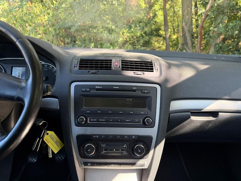 Škoda Octavia (2008) 1.8 TSI 118 kW - fotka 9 z 11