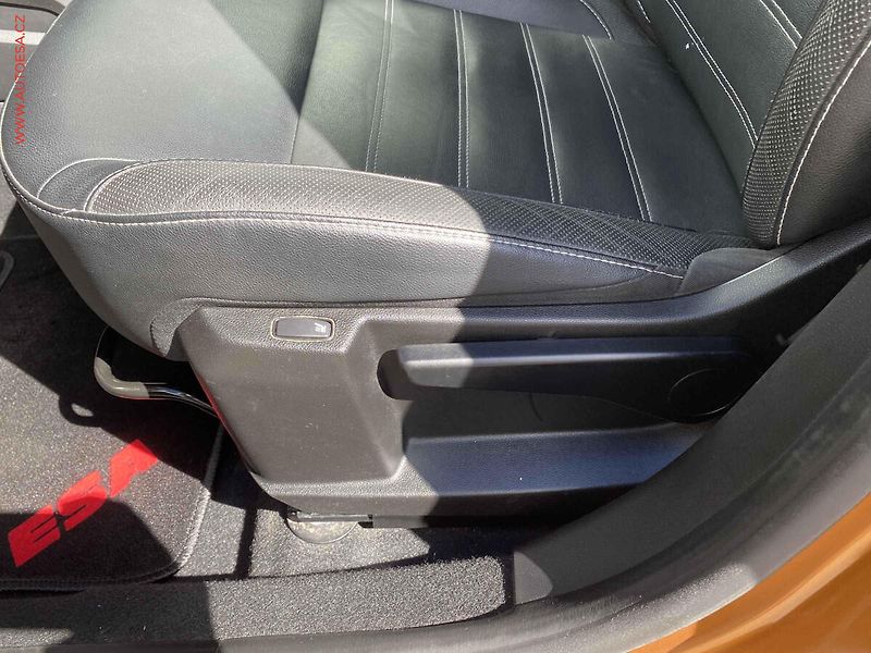 Dacia Duster (2019) 1.6 SCe, Prestige, kamera - fotka 14 z 19