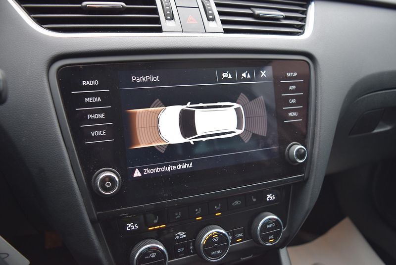 Škoda Octavia (2018) 1.5TSI 110kwSTYLE FULL LED TAŽ - fotka 25 z 50