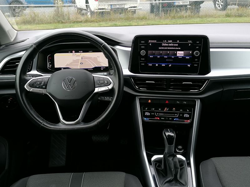 Volkswagen T-Roc (2022) 1.5 TSi 110kW DSG ACC - fotka 8 z 30