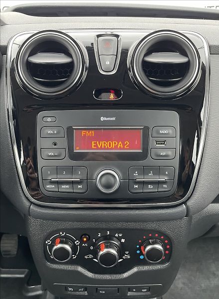 Dacia Dokker 1,6 i,75kW,serv.kn.,1.maj.,ČR - fotka 15 z 23