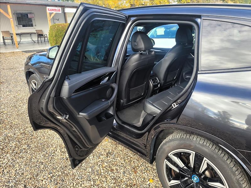 BMW iX3 0,0 80kWH,210kw,M-sport,led,SO - fotka 13 z 50