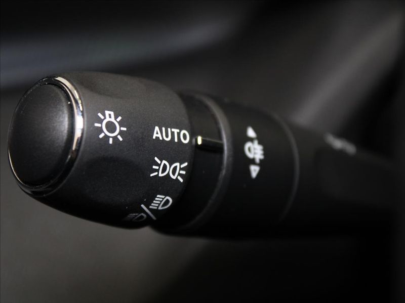 Peugeot 408 1,2 Hybrid 145k. GT-line 32tkm - fotka 19 z 24