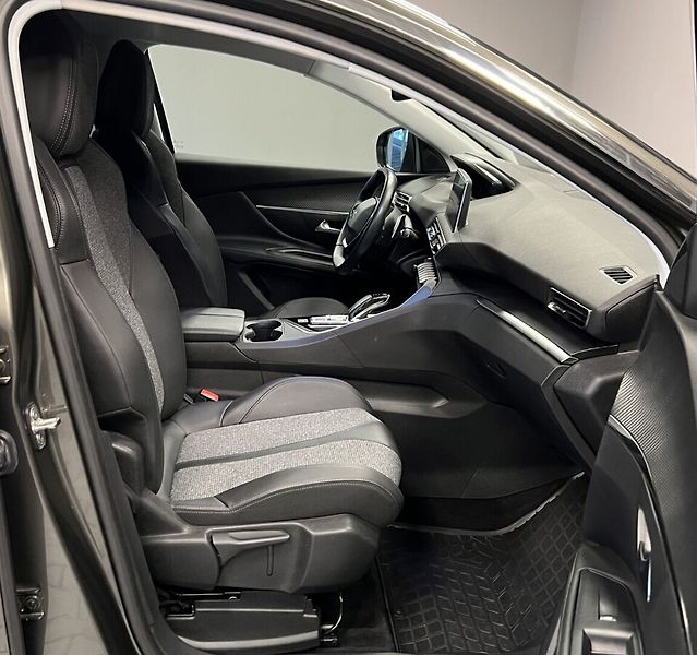 Peugeot 5008 1.5 AT ALLURE BlueHDi 130 S&S - fotka 9 z 19