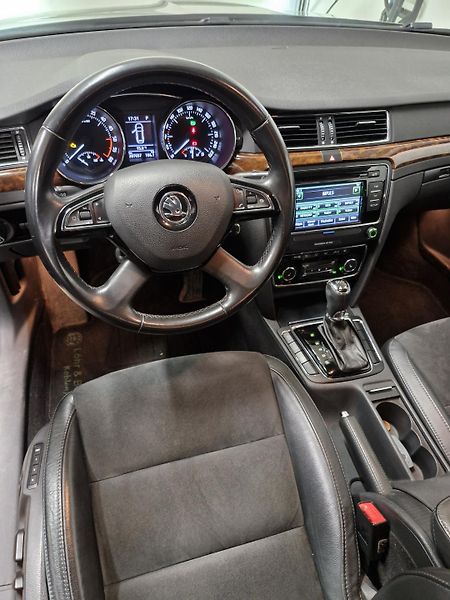 Škoda Superb (2013) Dobrý stav - fotka 8 z 9
