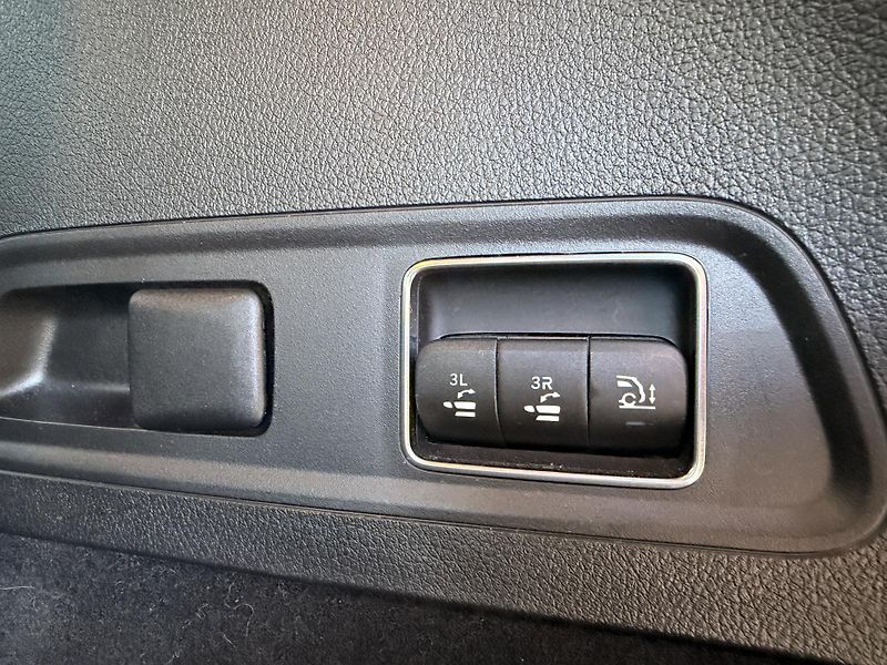 Mercedes-Benz GLS (2024) 450D AMG E-ACTIVE BODY MAX zár - fotka 12 z 30